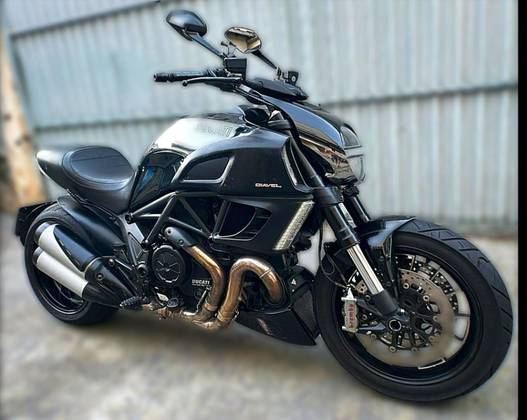 DUCATI DIAVEL CROMO DUCATI DIAVEL CROMO